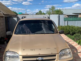 2004 Chevrolet Niva I, золотистый, 210000 рублей, вид 1