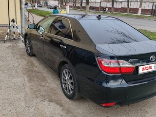 2017 Toyota Camry VII (XV50) Рестайлинг 2, серый, 2100000 рублей, вид 4