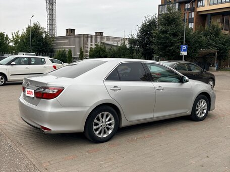 2015 Toyota Camry VII (XV50) Рестайлинг, серебристый, 1800000 рублей, вид 5