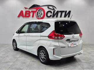 2019 Honda Freed II, белый, 1581000 рублей, вид 5