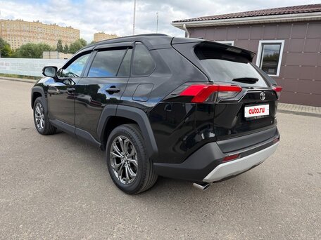 2024 Toyota RAV4 V (XA50), чёрный, 4050000 рублей, вид 4