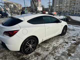 2013 Opel Astra GTC J Рестайлинг, белый, 840000 рублей, вид 3