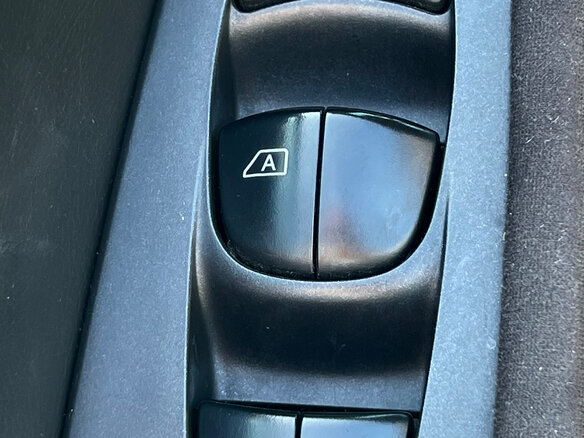 2014 Nissan Leaf (EM57) I (ZE0/AZE0), серый, 725000 рублей - вид 15