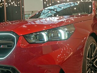 2024 BMW M5 VII (G90), красный, 16640000 рублей, вид 3
