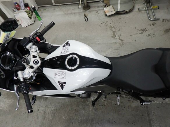 2024 Triumph Daytona 660, белый, 877000 рублей - вид 10