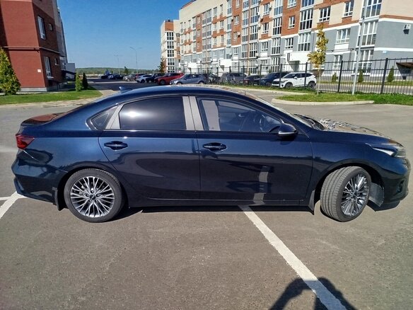 2021 Kia K3 II Рестайлинг, синий, 2410000 рублей - вид 4