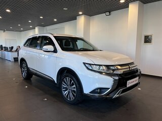 2019 Mitsubishi Outlander III Рестайлинг 3, белый, 2291000 рублей, вид 1
