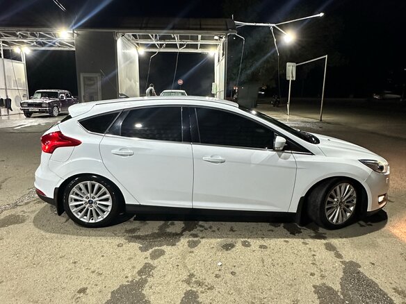 2017 Ford Focus III Рестайлинг, белый, 1350000 рублей - вид 3