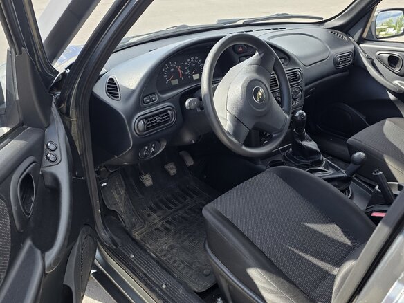 2015 Chevrolet Niva I Рестайлинг, серый - вид 6