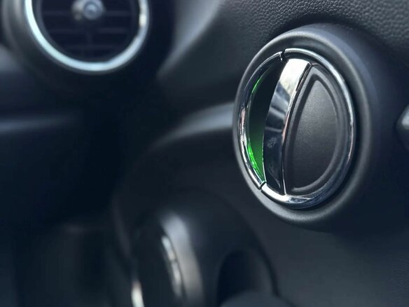 2020 Mini Cabrio Cooper III Рестайлинг, белый, 2590000 рублей - вид 31