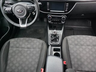 2018 Kia Rio IV, белый, 1020000 рублей, вид 3