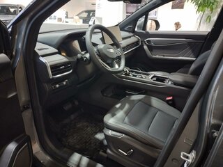 2026 Geely Okavango I Рестайлинг, серый, 3988990 рублей, вид 4
