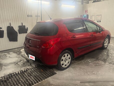 2011 Peugeot 308 I Рестайлинг, красный, 400000 рублей, вид 4