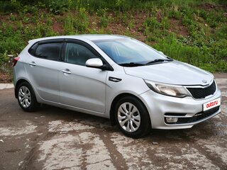 2016 Kia Rio III Рестайлинг, серебристый, 980000 рублей, вид 3