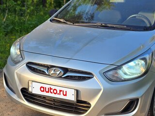 2011 Hyundai Solaris I, серебристый, 870000 рублей, вид 3