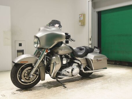 2007 Harley-Davidson Street Glide, серебристый, 869000 рублей, вид 4