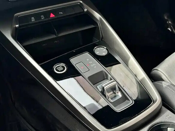 2023 Audi A3 Sportback 35 TFSI IV (8Y), зелёный, 2228000 рублей - вид 12