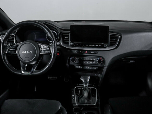 2021 Kia Ceed III Рестайлинг, белый - вид 11