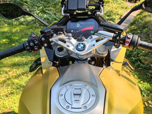 2020 BMW R 1250 RS, золотистый, 1190000 рублей - вид 9