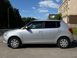 2012 Skoda Fabia II Рестайлинг, серебристый, 475000 рублей, вид 4