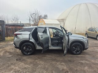 2024 Omoda C5 I Рестайлинг, серебристый, 2100000 рублей, вид 4