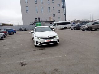 2020 Kia Optima IV Рестайлинг, белый, 1200000 рублей, вид 1