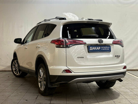 2017 Toyota RAV4 IV (XA40) Рестайлинг, белый, 2250000 рублей, вид 4