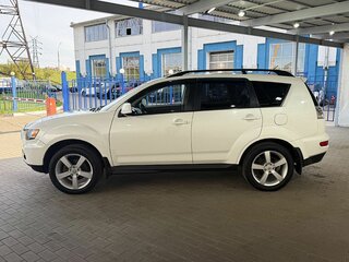 2010 Mitsubishi Outlander II Рестайлинг, белый, 1220000 рублей, вид 2