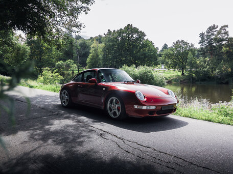 1996 Porsche 911 Carrera 4 IV (993), пурпурный, 18500000 рублей, вид 1