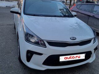 2018 Kia Rio IV, белый, 1030000 рублей, вид 1