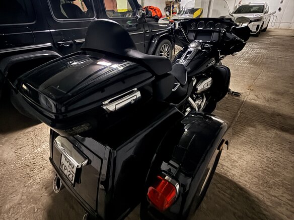 2021 Harley-Davidson Tri Glide, чёрный, 4300000 рублей - вид 5