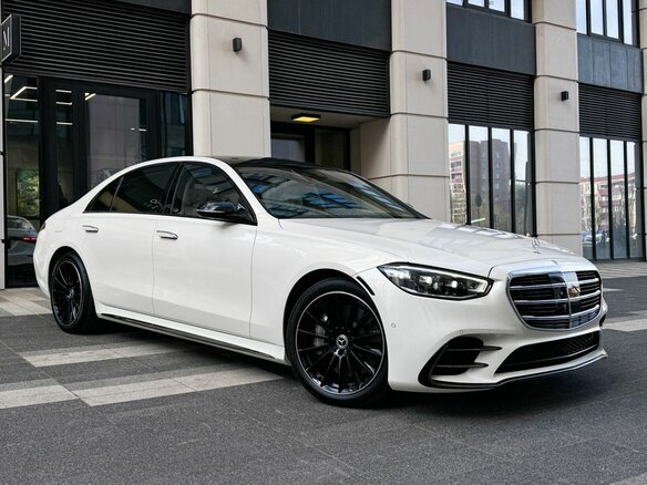 2023 Mercedes-Benz S-Класс 580 e Long 4MATIC VII (W223), белый - вид 3