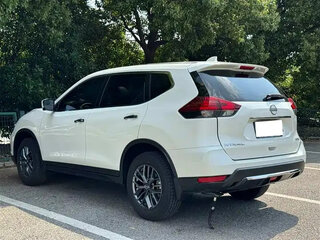 2022 Nissan X-Trail III Рестайлинг, белый, 2000004 рублей, вид 4