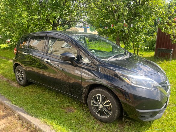 2020 Nissan Note II Рестайлинг, чёрный, 950000 рублей - вид 1