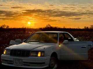 1996 Toyota Crown X (S150), белый, 650000 рублей, вид 3