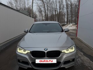 2017 BMW 3 серии 320i xDrive VI (F3x) Рестайлинг, серебристый, 1890000 рублей, вид 4
