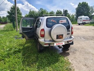 2004 Chevrolet Niva I, серебристый, 275000 рублей, вид 2