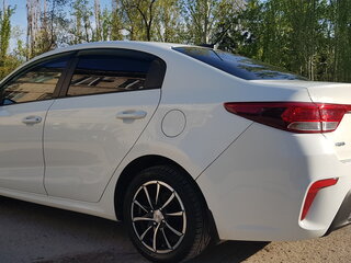 2018 Kia Rio IV, белый, 1000000 рублей, вид 4