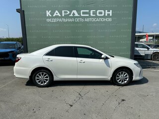 2016 Toyota Camry VII (XV50) Рестайлинг, белый, 1880000 рублей, вид 4