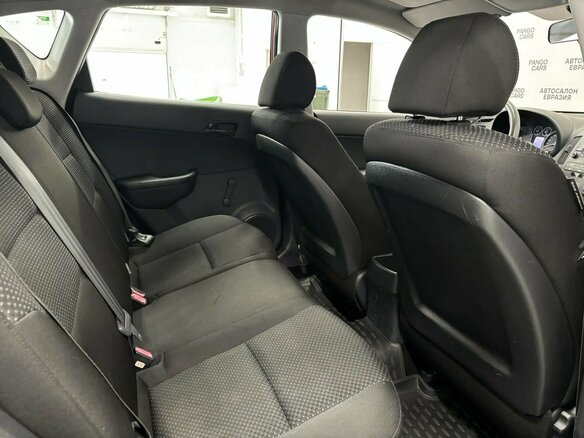 2009 Hyundai i30 I, красный, 600000 рублей - вид 12