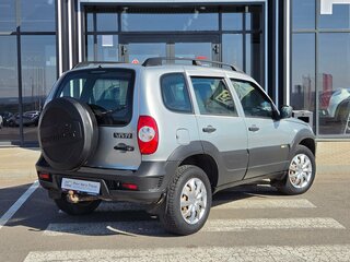 2016 Chevrolet Niva I Рестайлинг, серебристый, 555000 рублей, вид 4