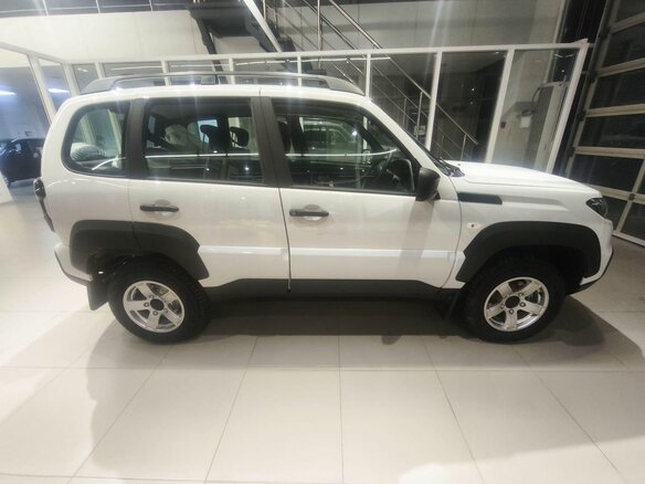 2026 Lada (ВАЗ) Niva Travel I Рестайлинг, белый, 1603000 рублей - вид 10