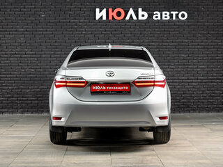 2018 Toyota Corolla XI (E160, E170, E180) Рестайлинг 1, серебристый, 1595000 рублей, вид 5