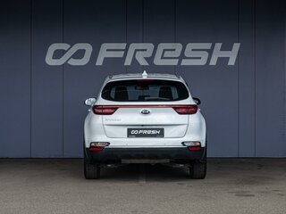 2019 Kia Sportage IV Рестайлинг, белый, 2120000 рублей, вид 4