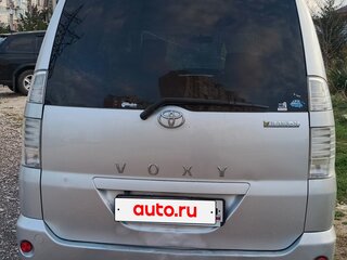 2007 Toyota Voxy I (R60), серебристый, 650000 рублей, вид 4