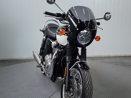 2024 Triumph Bonneville T120, чёрный, 1439000 рублей, вид 3