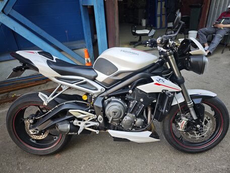 2019 Triumph Street Triple, белый, 783000 рублей, вид 1