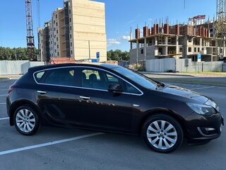 2013 Opel Astra J Рестайлинг, коричневый, 775000 рублей, вид 3