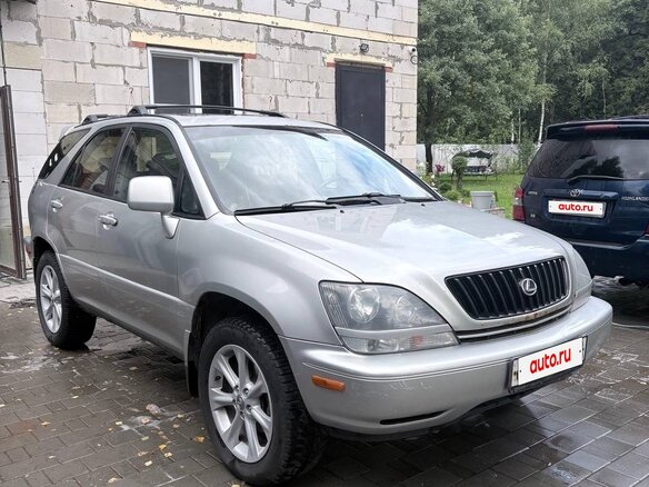 2000 Lexus RX 300 I, серебристый, 700000 рублей - вид 1