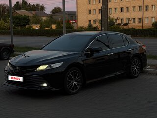 2020 Toyota Camry VIII (XV70), чёрный, 3050000 рублей, вид 1